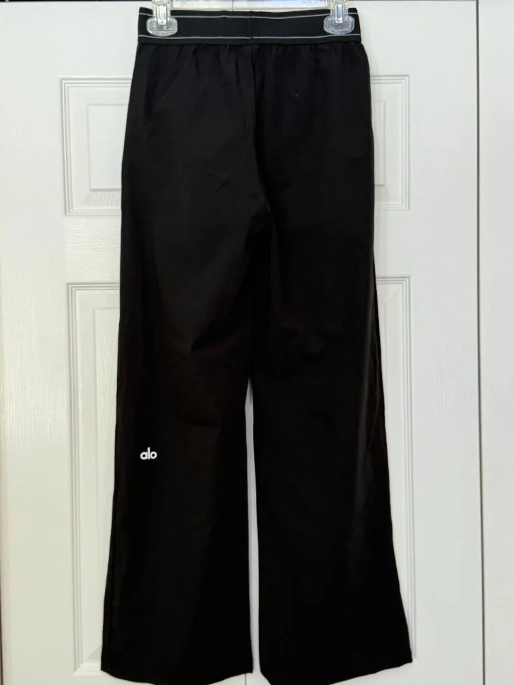 Alo Yoga Black Suit Up Pleated Wide-Leg Track Pants Sz S Minimalist Athlesure - Picture 4 of 6